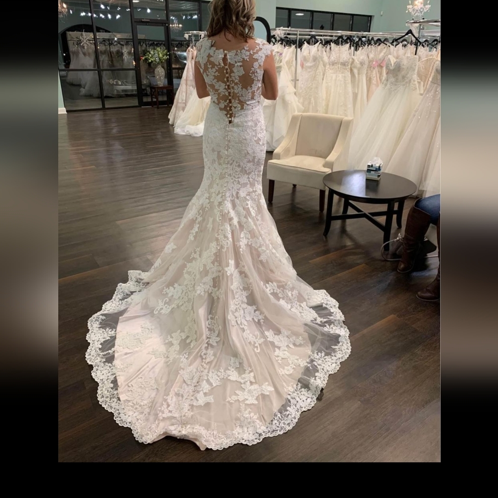Wedding gown